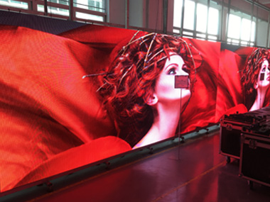 ¿Cuánto cuesta el alquiler de pantalla electrónica grande LED para exterior?