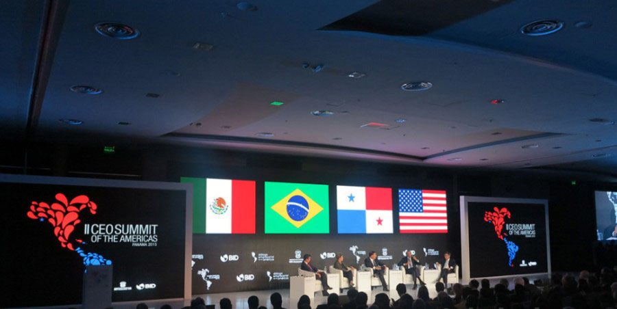 Pantalla LED P4 de interior en una conferencia